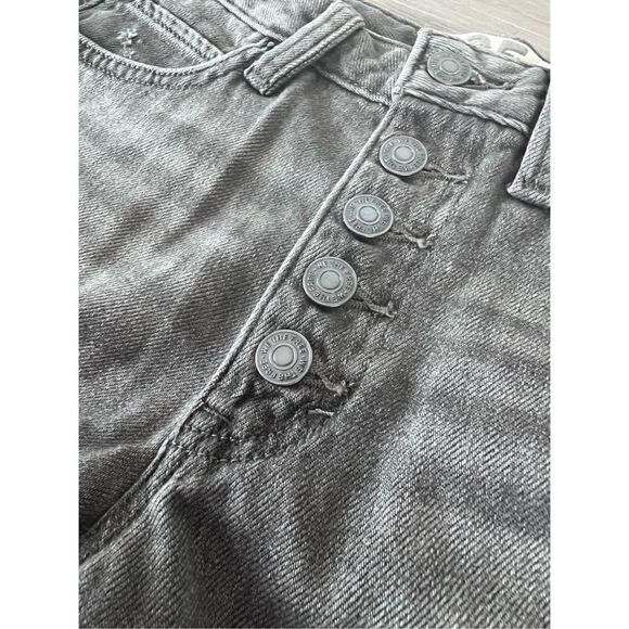 Free People We The Free Romeo Rolled Cut Off Short in Black Mambo Size 25 - Picture 6 of 13